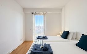 Bright Apartment Next To Main Avenue And Marina #1870